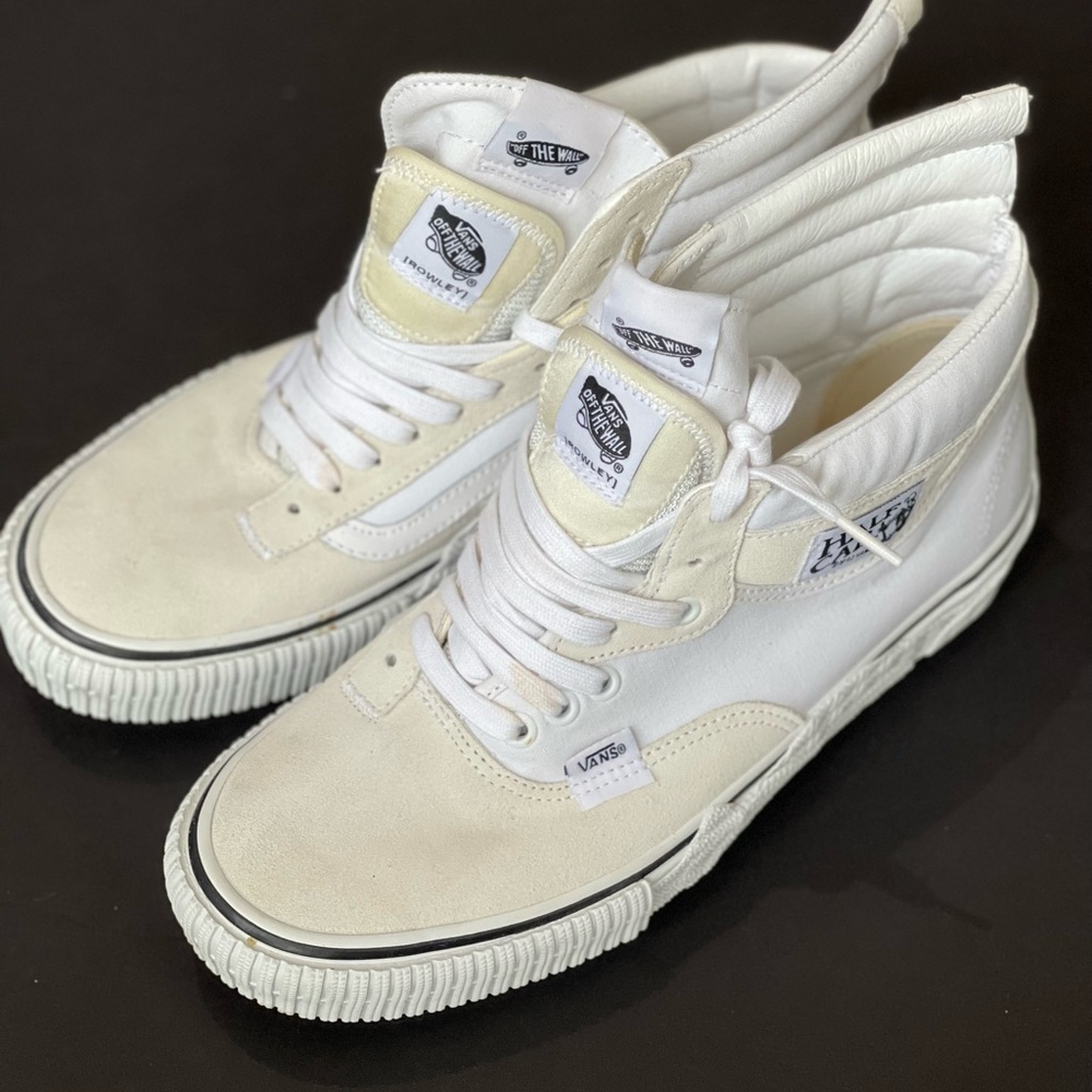Vans Off The Wall White High-Top Sneakers. Like New. Material Suede. - Picture 3 of 12